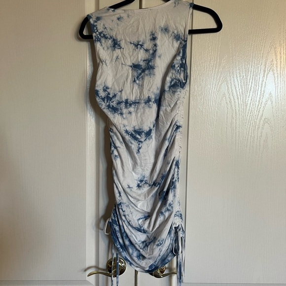 Vero Moda blue and white tie dye tank dress, ruching, size medium - Picture 6 of 8
